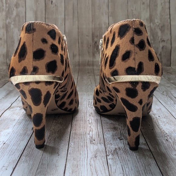 Vince Camuto Vemmey2 Cheetah Calf Hair Booties, 7.5 NWT - Picture 6 of 8